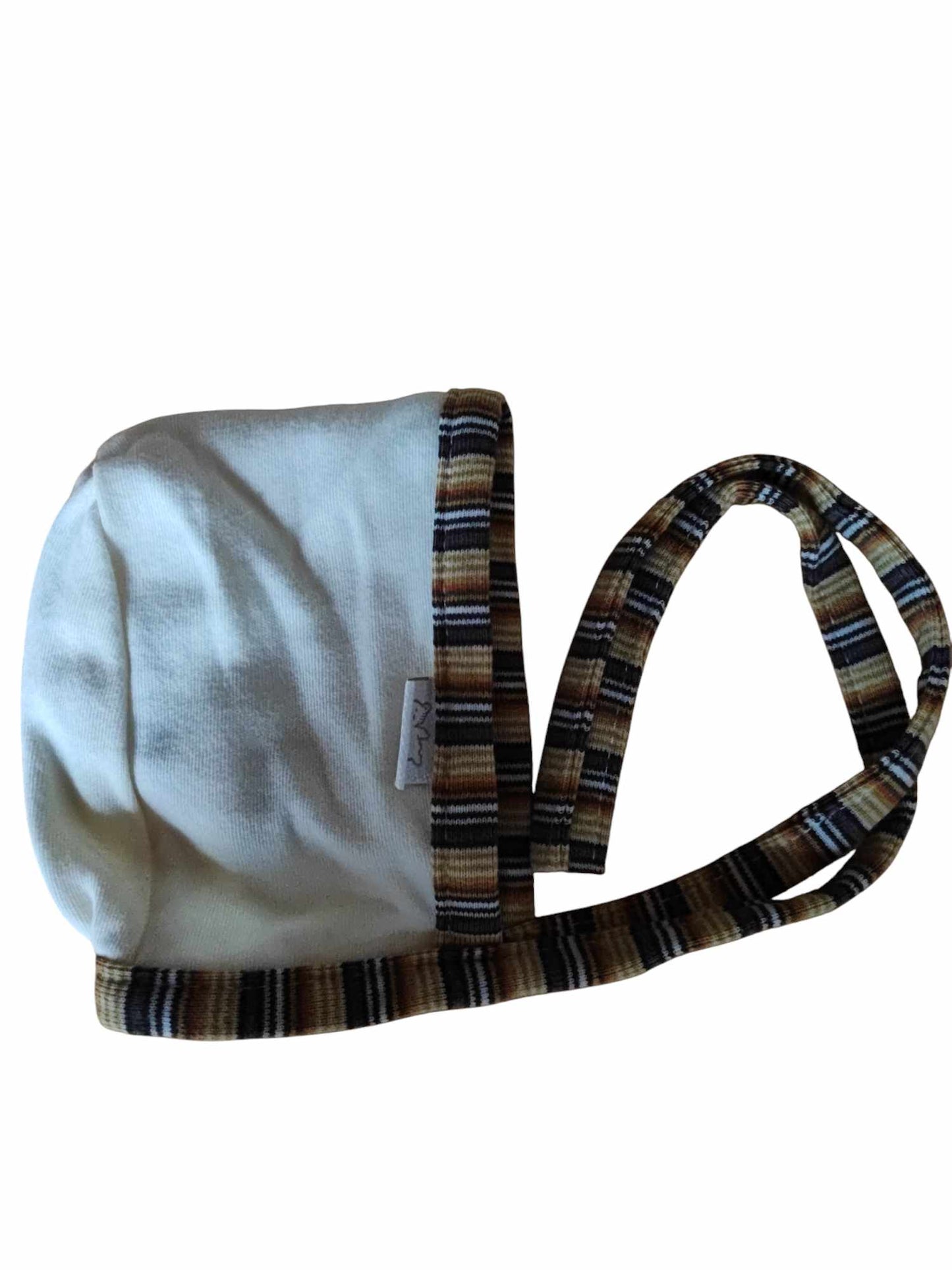 Újszülött babasapka bézs kötős