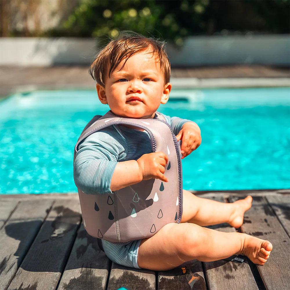 Bblüv Naj úszómellény + Bblüv Sölar polarizált napszemüveg szett Sand / S / Dusk,Sand / S / Navy,Sand / S / Sand,Sand / M / Dusk,Sand / M / Navy,Sand / M / Sand