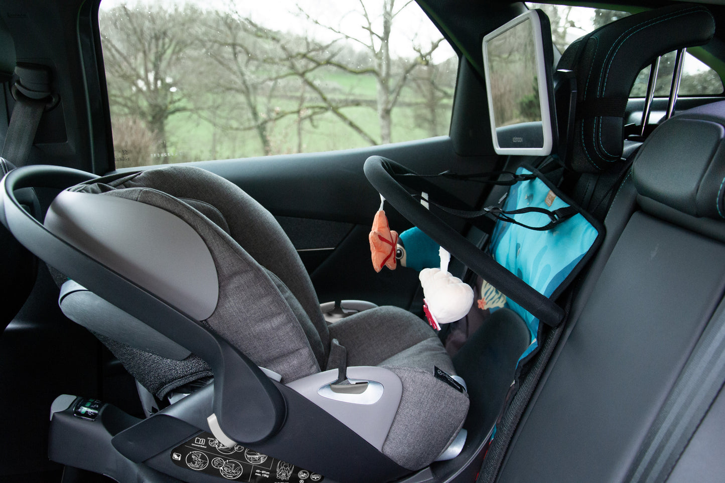 Ezimoov Activity Arch - autós ülésvédő játékívvel